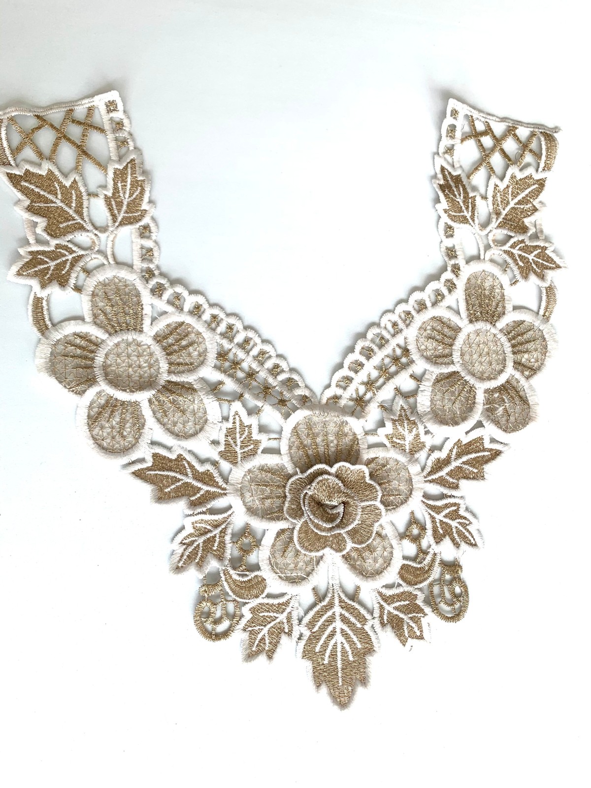 CUELLOS CON DORADO