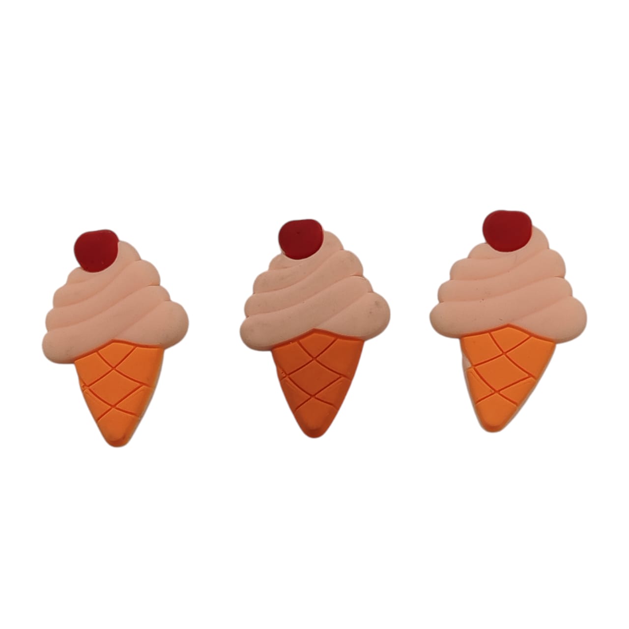 HELADOS CON CEREZA EN GOMA