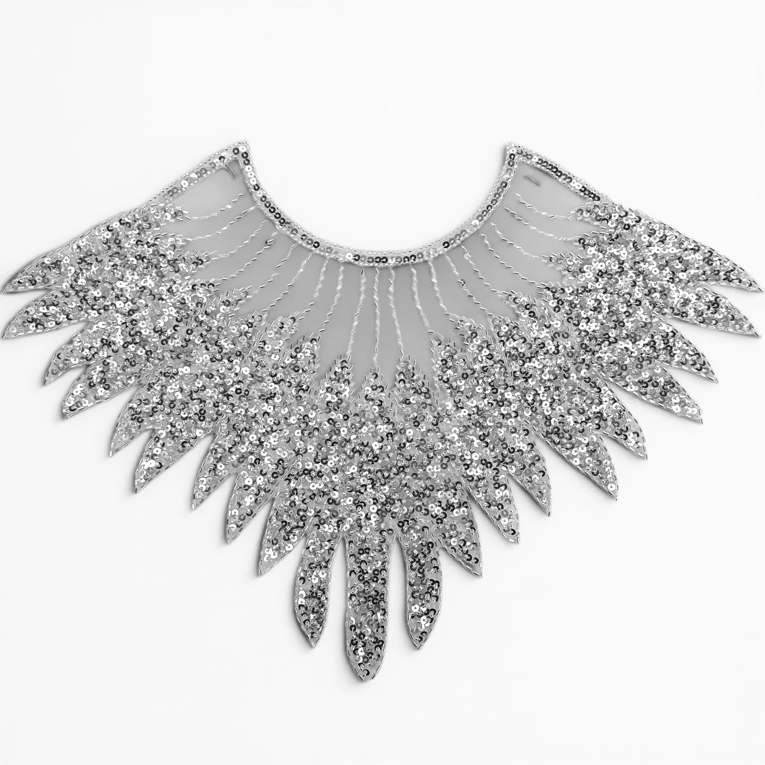 CUELLO EN LENTEJUELA PLATEADO 39x47 - UNIDAD